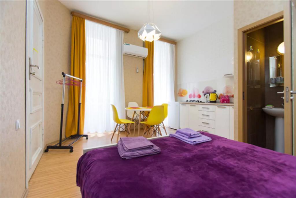 Pop Art Studio Apartment Тбилиси Экстерьер фото